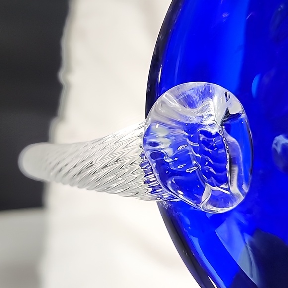 Romanian Art Hand Blown Cobalt Blue Glass Basket - Picture 9 of 10